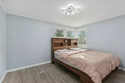 8846 Austin Avenue, Morton Grove, IL 60053 - Photo 13