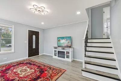 8846 Austin Avenue, Morton Grove, IL 60053 - Photo 5