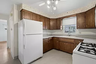 535 N McAree Rd, Waukegan, IL 60085 - Photo 7