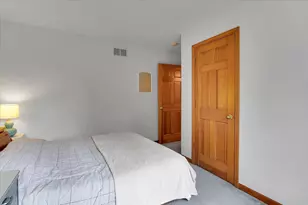 311 Millcreek Ln, Naperville, IL 60540 - Photo 7