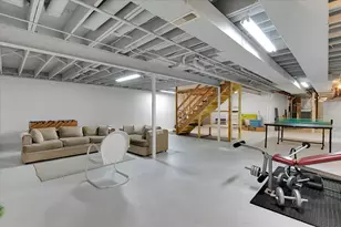 311 Millcreek Ln, Naperville, IL 60540 - Photo 33