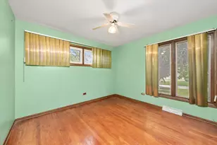 943 E 164th Ct, South Holland, IL 60473 - Photo 13