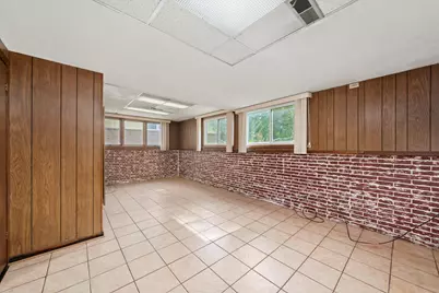 943 E 164th Court, South Holland, IL 60473 - Photo 17