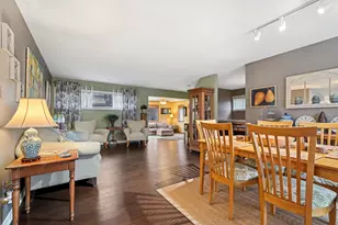 595 Ravinia Rd, Highland Park, IL 60035 - Photo 5