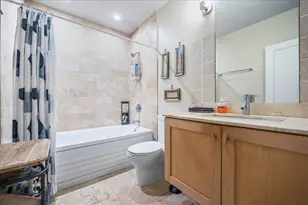 207 E 31st St, Chicago, IL 60616 - Photo 9