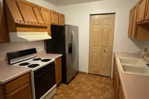 303 Newport Ln, Bartlett, IL 60103 - Photo 7