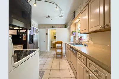 1219 Golf Lane, Wheaton, IL 60189 - Photo 13