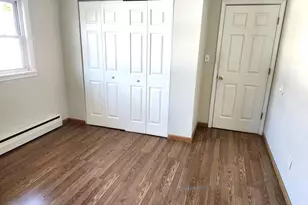 8843 Robin Dr, Des Plaines, IL 60016 - Photo 7