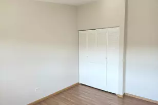 8843 Robin Dr, Des Plaines, IL 60016 - Photo 11