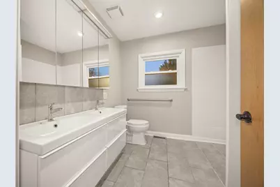 704 E 9th Street, Lockport, IL 60441 - Photo 19