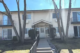 8856 Northshore Dr, Des Plaines, IL 60016 - Photo 1