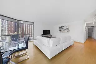 1310 N Ritchie Ct, Chicago, IL 60610 - Photo 11