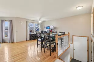 912 River Terrace Dr, Johnsburg, IL 60051 - Photo 5