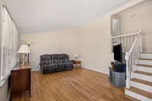 604 Woodmoor Dr, Round Lake Beach, IL 60073 - Photo 3