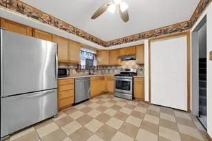 10732 S Meadow Ln, Palos Hills, IL 60465 - Photo 7