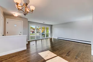 4856 Wick Dr, Oak Lawn, IL 60453 - Photo 9