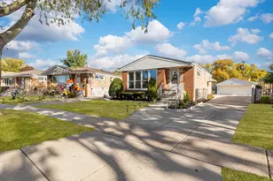 4856 Wick Dr, Oak Lawn, IL 60453 - Photo 3