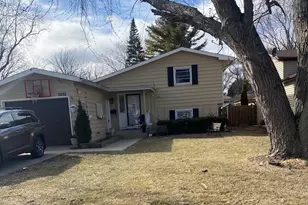 1832 N Jackson St, Waukegan, IL 60087 - Photo 1