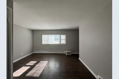 3352 W Hutchinson Street #1R, Chicago, IL 60618 - Photo 5