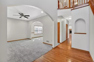 1302 Deerpath Dr, Yorkville, IL 60560 - Photo 9