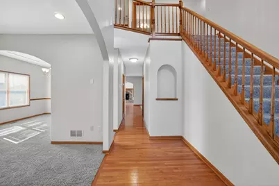 1302 Deerpath Drive, Yorkville, IL 60560 - Photo 7