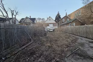 221 E 138th St, Dolton, IL 60419 - Photo 9