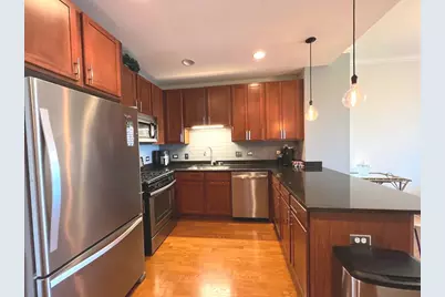 828 W Grace Street #810, Chicago, IL 60613 - Photo 3