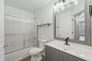 1438 Yellowstone Dr, Streamwood, IL 60107 - Photo 15