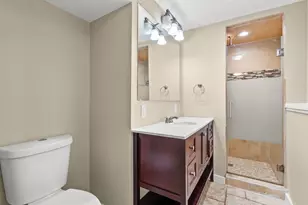 153 SW Camelot Way, Bolingbrook, IL 60440 - Photo 17