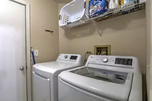 548 Woodhaven Dr, Mundelein, IL 60060 - Photo 9