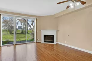 548 Woodhaven Dr, Mundelein, IL 60060 - Photo 3