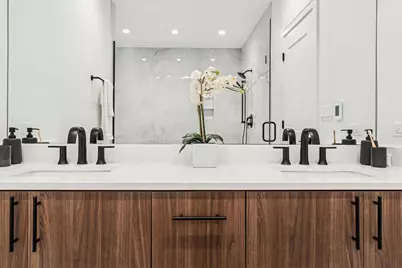 702 E 41 Street, Chicago, IL 60653 - Photo 23