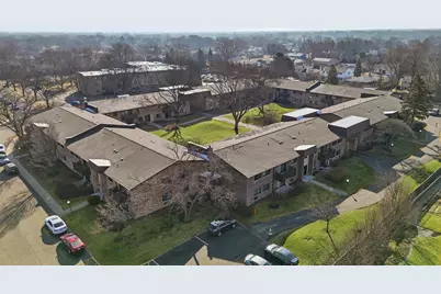 2620 N Windsor Drive #204, Arlington Heights, IL 60004 - Photo 1