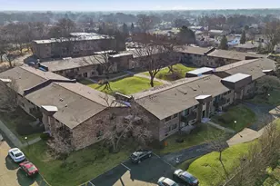 2620 N Windsor Dr, Arlington Heights, IL 60004 - Photo 1