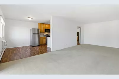 2620 N Windsor Drive #204, Arlington Heights, IL 60004 - Photo 5