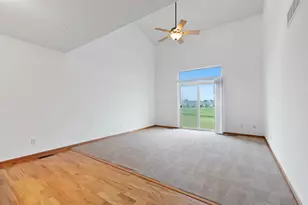 1071 Alexandria Dr, Sycamore, IL 60178 - Photo 5