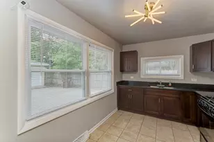 2837 Oxford Dr, Markham, IL 60428 - Photo 7