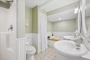 121 S Walkup Ave, Crystal Lake, IL 60014 - Photo 17