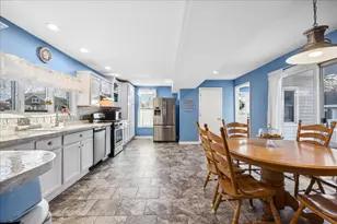 121 S Walkup Ave, Crystal Lake, IL 60014 - Photo 5