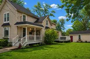 121 S Walkup Ave, Crystal Lake, IL 60014 - Photo 1
