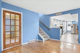 121 S Walkup Ave, Crystal Lake, IL 60014 - Photo 7