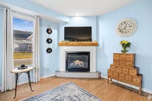 121 S Walkup Ave, Crystal Lake, IL 60014 - Photo 7