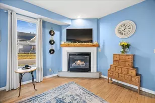 121 S Walkup Ave, Crystal Lake, IL 60014 - Photo 9