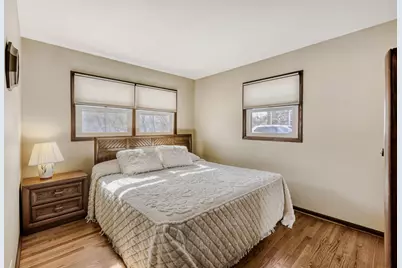 340 W Middle Street, South Elgin, IL 60177 - Photo 15