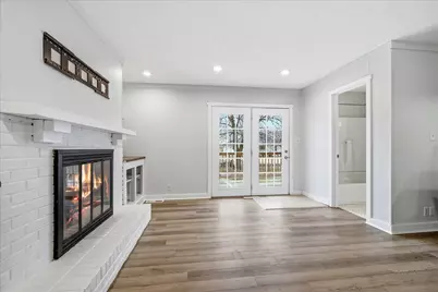 811 W College Avenue, Normal, IL 61761 - Photo 9