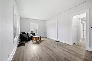 811 W College Ave, Normal, IL 61761 - Photo 3