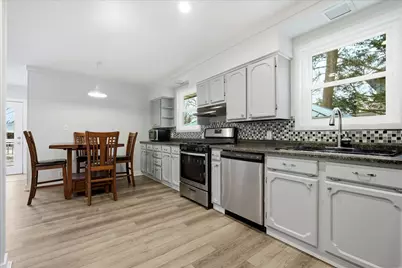 811 W College Avenue, Normal, IL 61761 - Photo 5