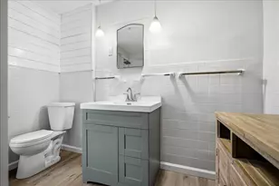 811 W College Ave, Normal, IL 61761 - Photo 17