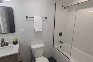 3823 N Whipple St, Chicago, IL 60618 - Photo 7