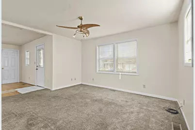 209 N Maple Street, Grant Park, IL 60940 - Photo 15